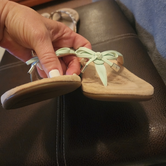 Vionic Bella Orthotic Thong Seafoam - Picture 3 of 4